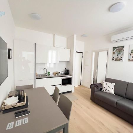 Piazza Della Borsa 3C Tirabora Short Rent Apartment Trieste Ngoại thất bức ảnh