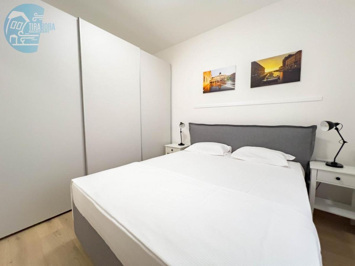 Piazza Della Borsa 3C Tirabora Short Rent Apartment Trieste Ngoại thất bức ảnh